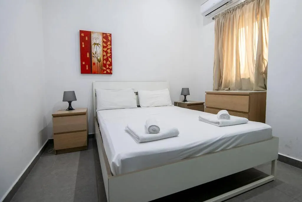 Modern & Spacious Near Valletta Sliema 0*,  Malta