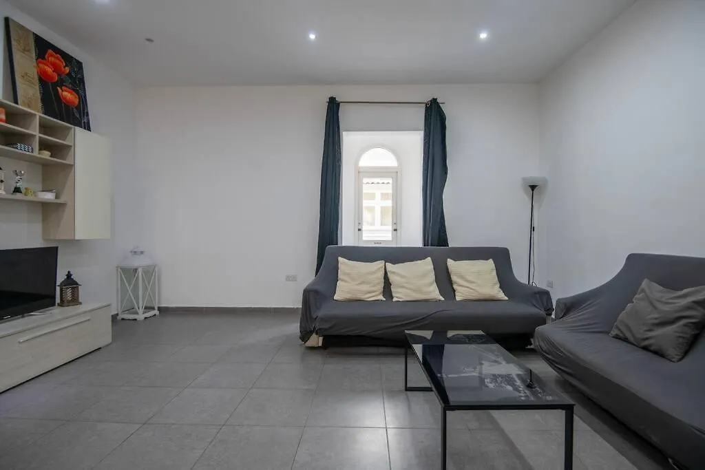 Modern & Spacious Near Valletta Sliema 0*,  Malta