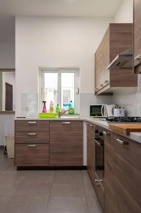 Modern & Spacious Near Valletta Sliema Apartment
